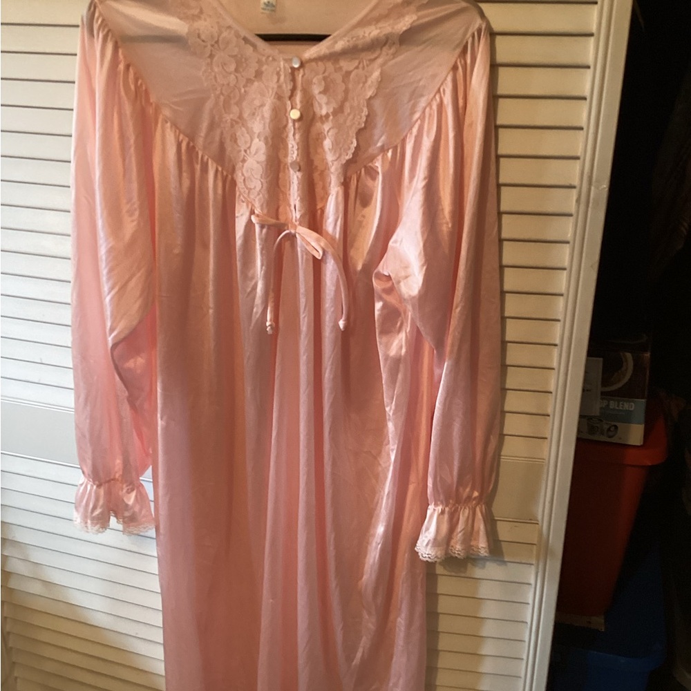 Vintage Nancy King ladies long sleeve long nightgown, size XL, Reduced